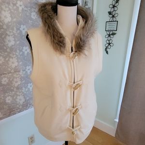 Sonoma fleece vest w/ removable fur trim